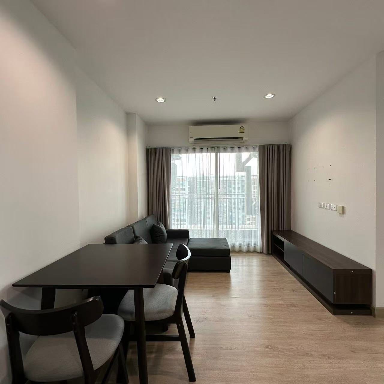 Thana Astoria Pinklao